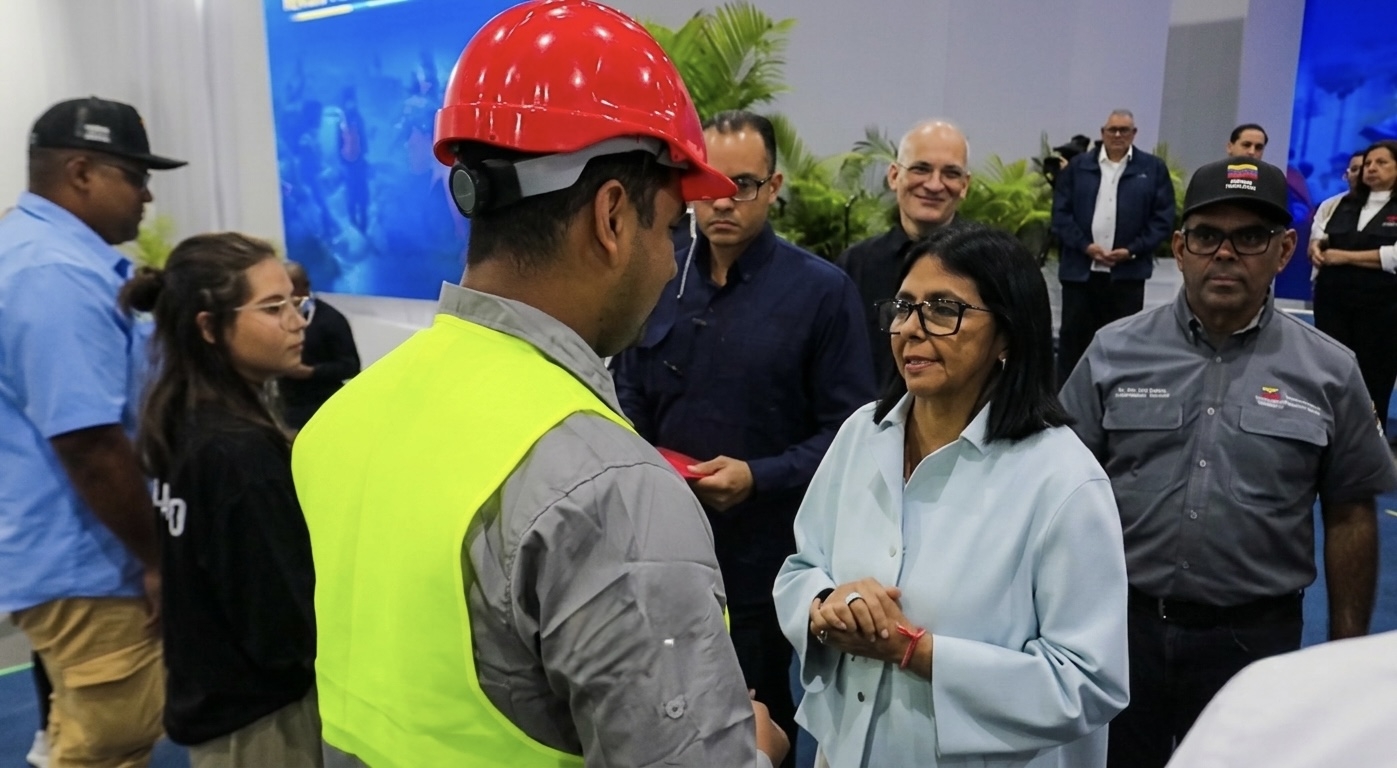 Presidenta Delcy Rodríguez condecora a servidores públicos por las labores realizadas durante la emergencia por el doblete sísmico